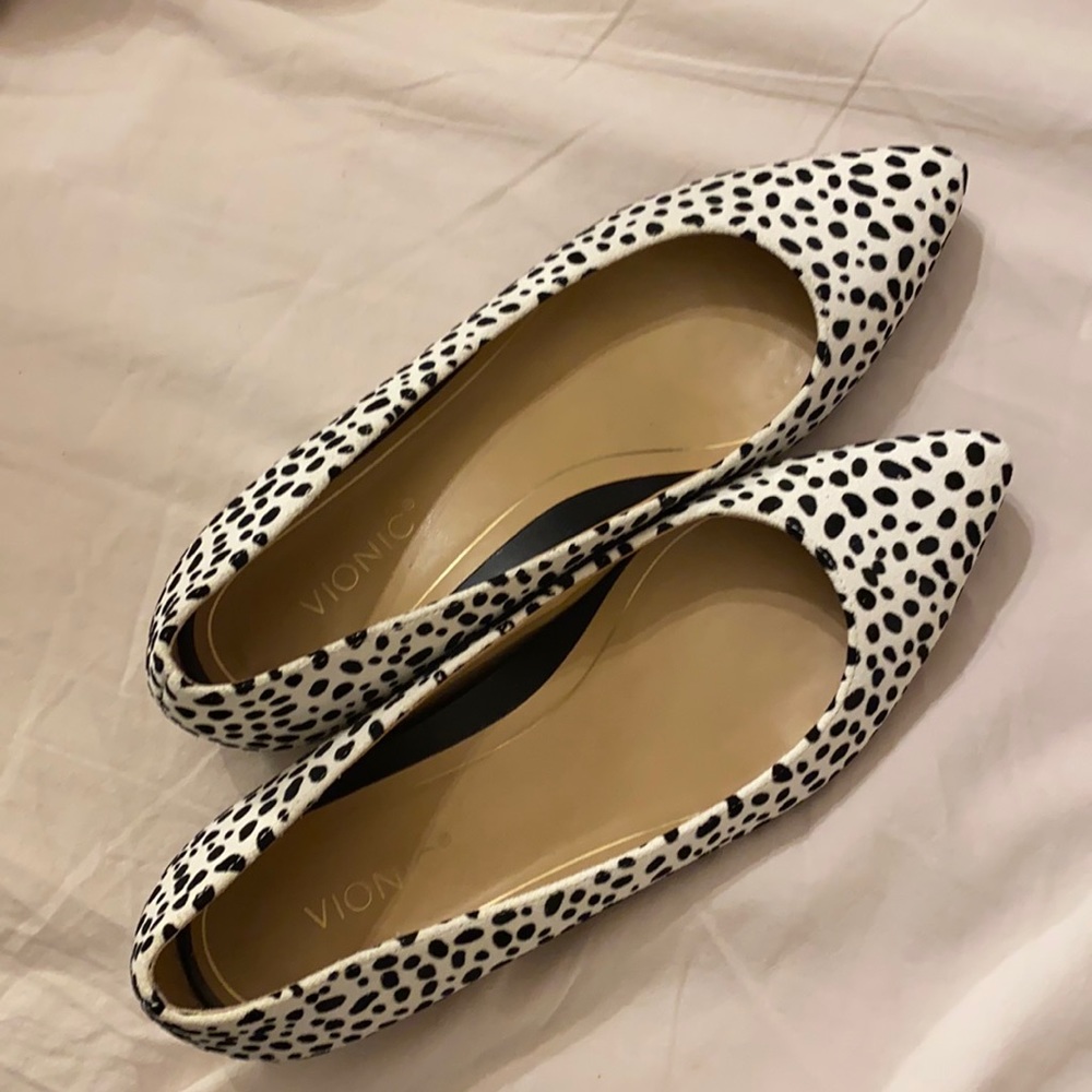 Vionic flats size 7